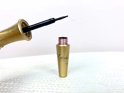 Magnetic Eyeliner - LashingOut ATTRACTIONS